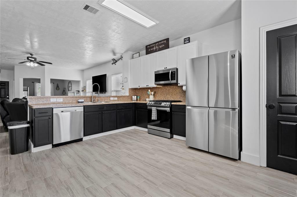 7529 Topaz Way, Texas City, Texas image 11