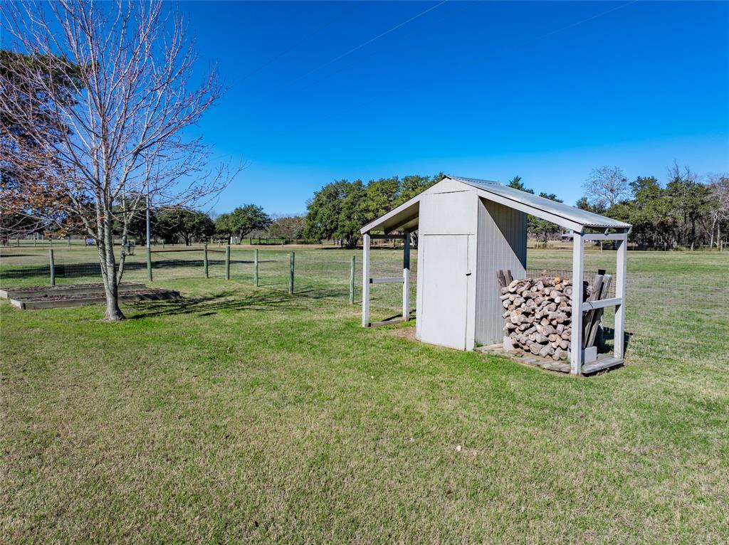 450 Woods Prairie Cemetery Lane, West Point, Texas image 49