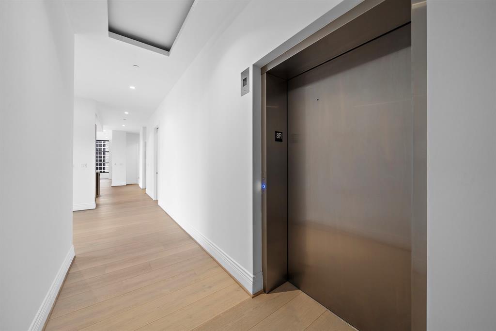 2323 San Felipe Street #803, Houston, Texas image 2