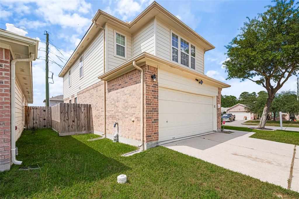 3631 Fiorella Way, Humble, Texas image 35