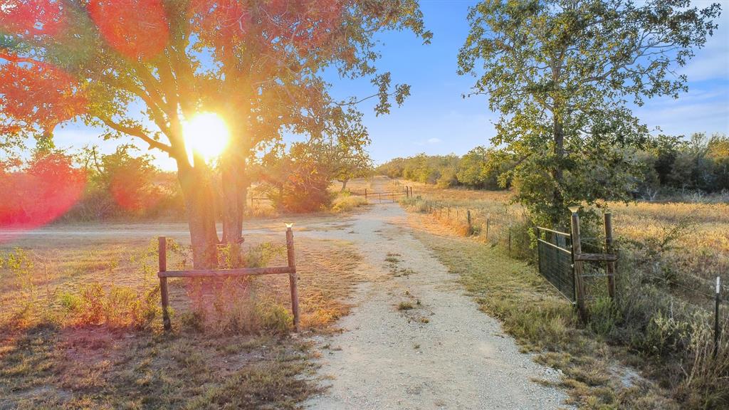 County Road 406 End, Flatonia, Texas image 4