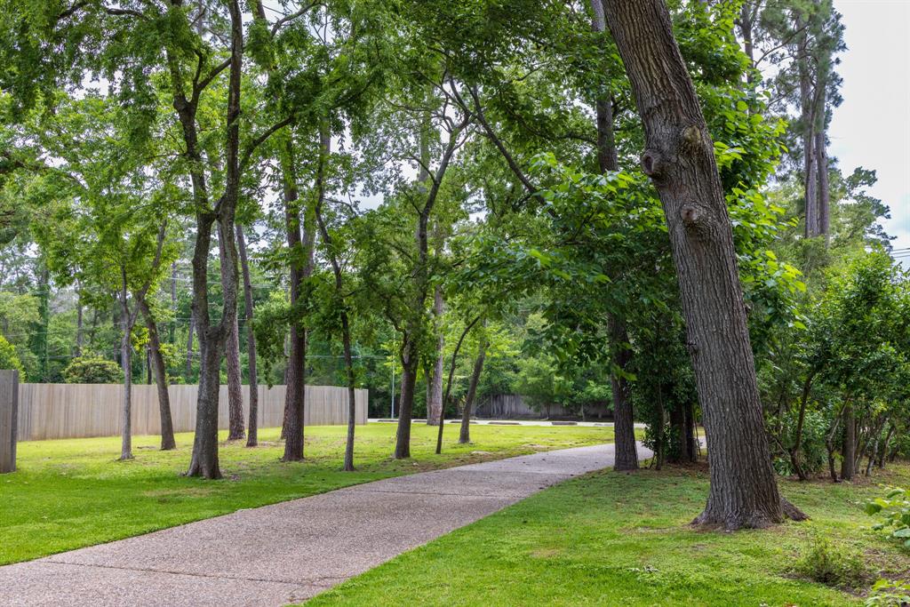450 Tallowood Road, Houston, Texas image 1