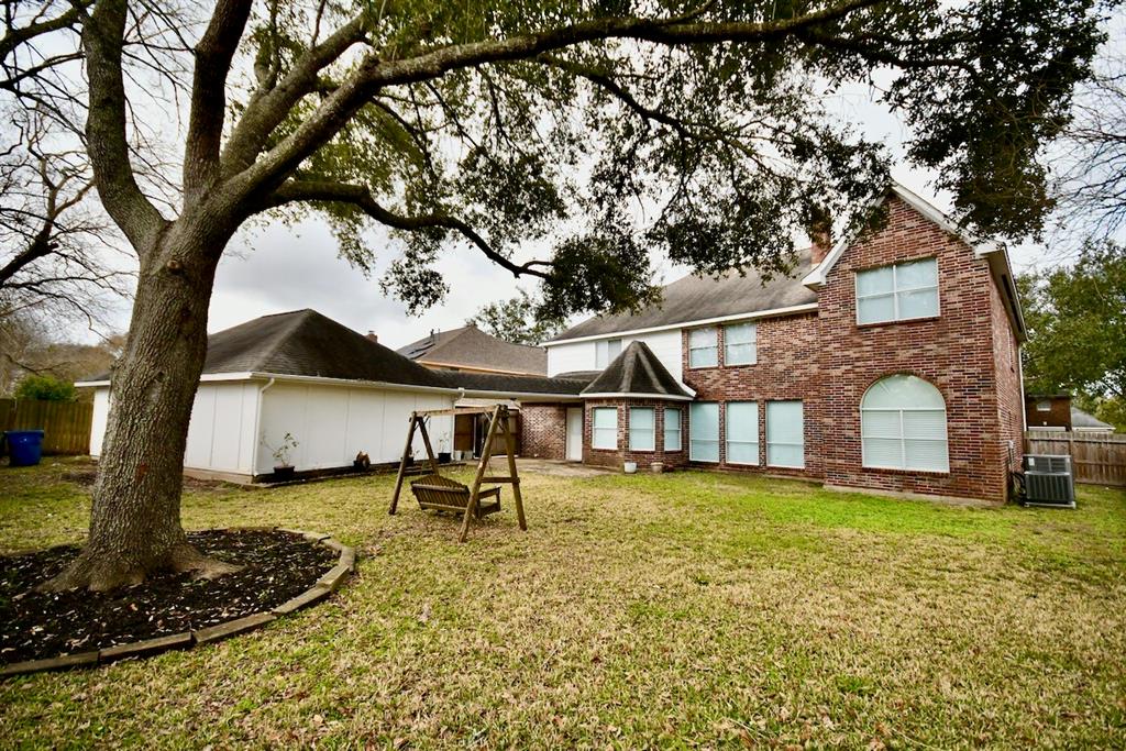 301 Eagle Lakes Drive, Friendswood, Texas image 44