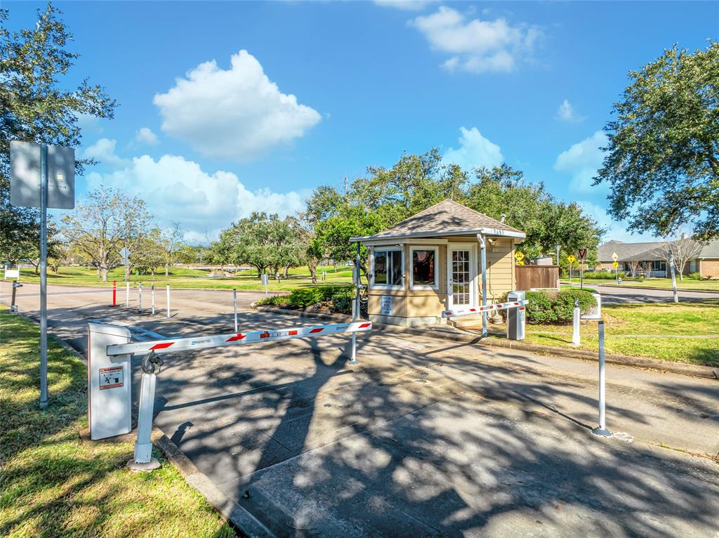 3722 E Peach Hollow Circle, Pearland, Texas image 38