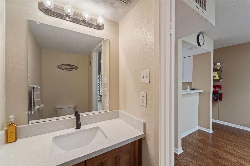 3919 Fairmont Parkway 116