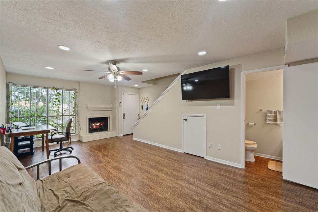 3919 Fairmont Parkway 116