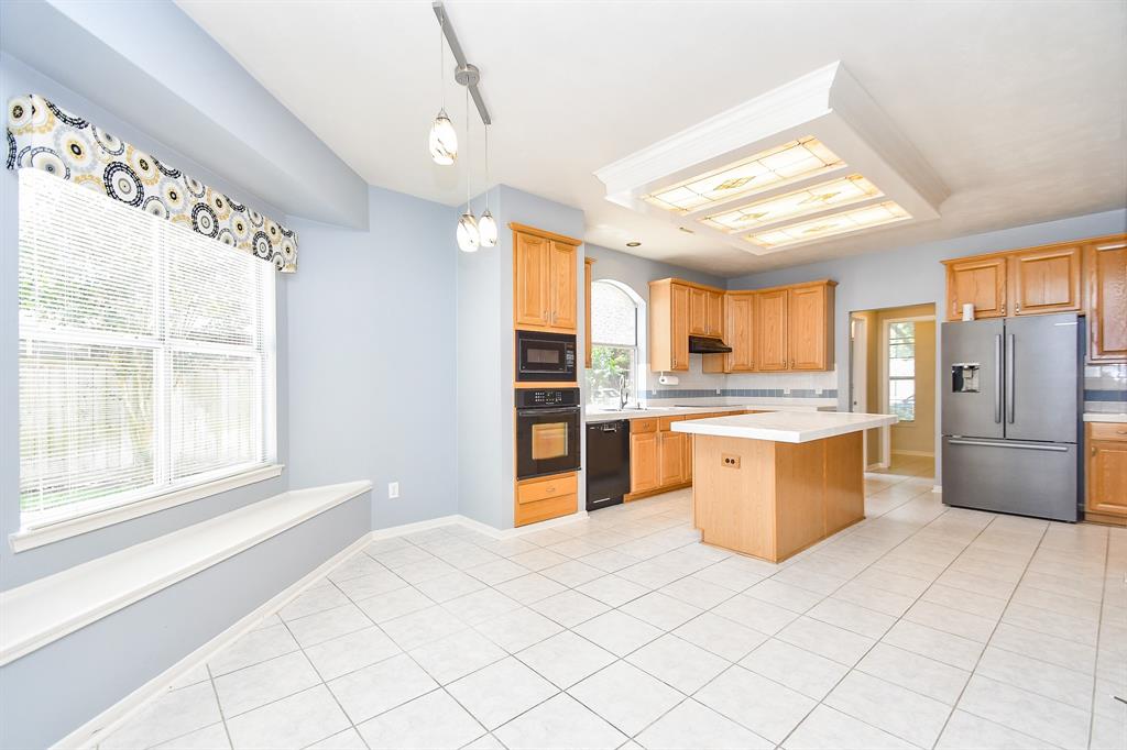 1907 Hickory Hill Court, Sugar Land, Texas image 7