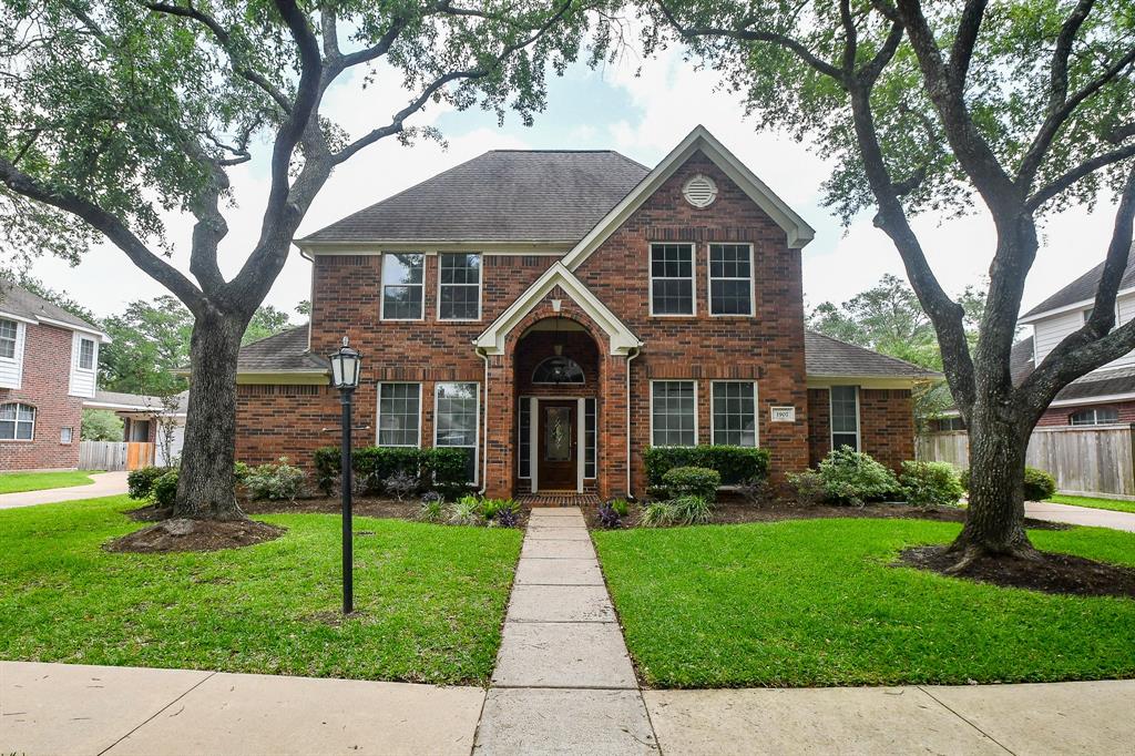 1907 Hickory Hill Court, Sugar Land, Texas image 1