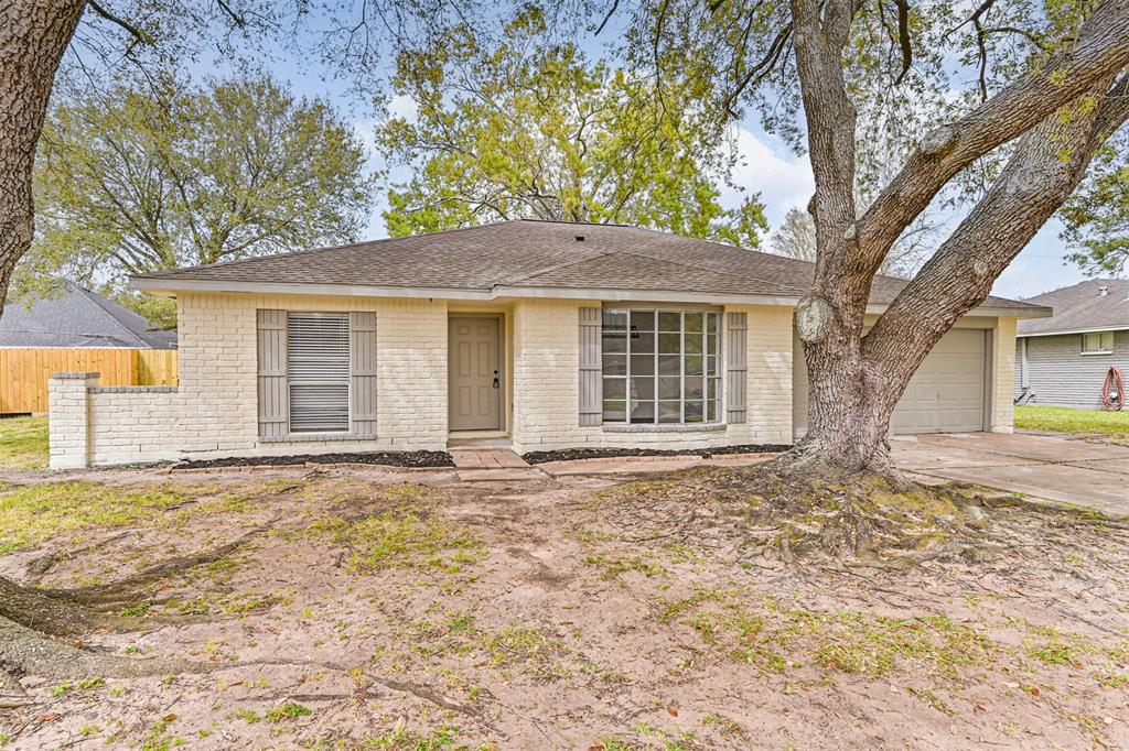 512 Stoneledge Drive, Friendswood, Texas image 1