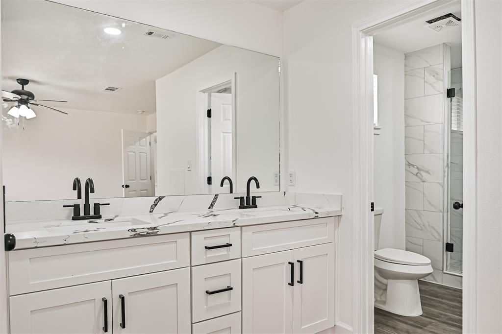 512 Stoneledge Drive, Friendswood, Texas image 22