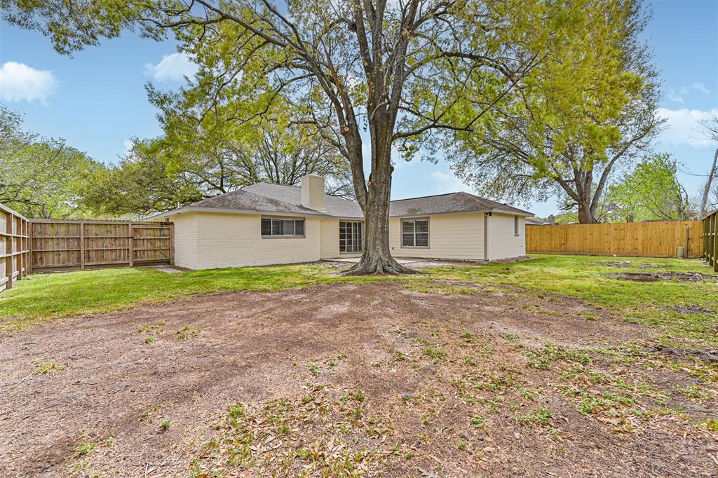 512 Stoneledge Drive, Friendswood, Texas image 35