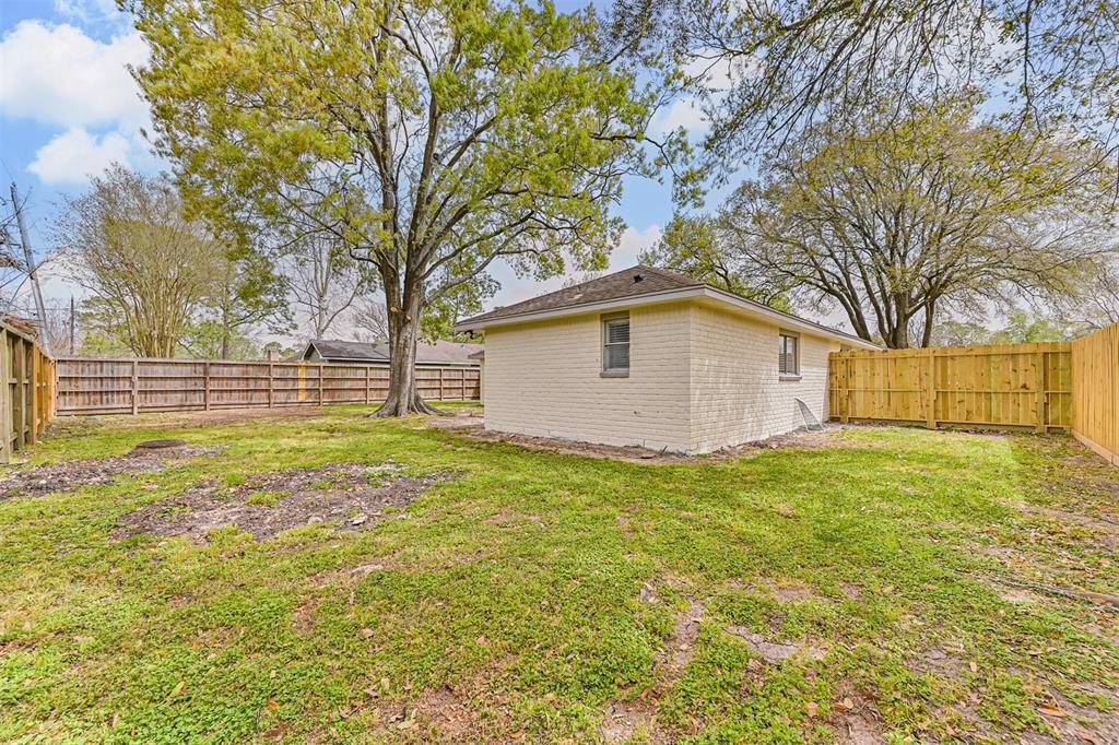 512 Stoneledge Drive, Friendswood, Texas image 36
