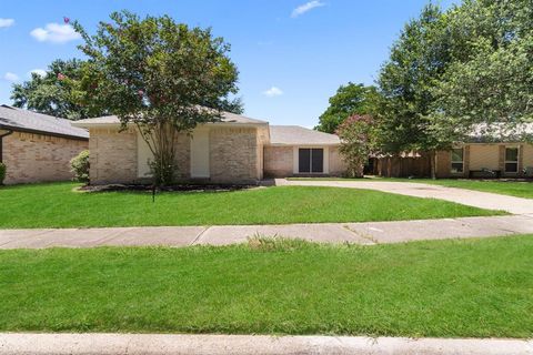 Single Family Residence in Spring TX 21011 Verdecove Lane.jpg