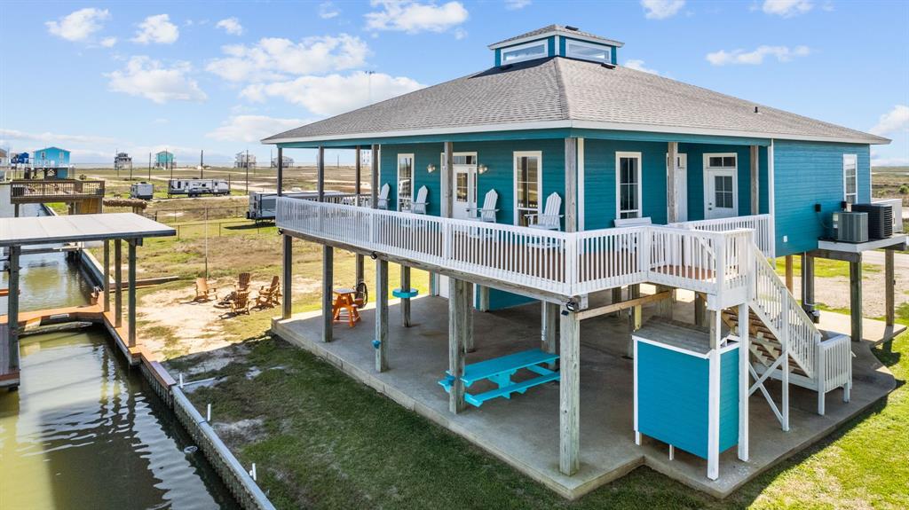 522 Dolphin Dr, Freeport, Texas image 2