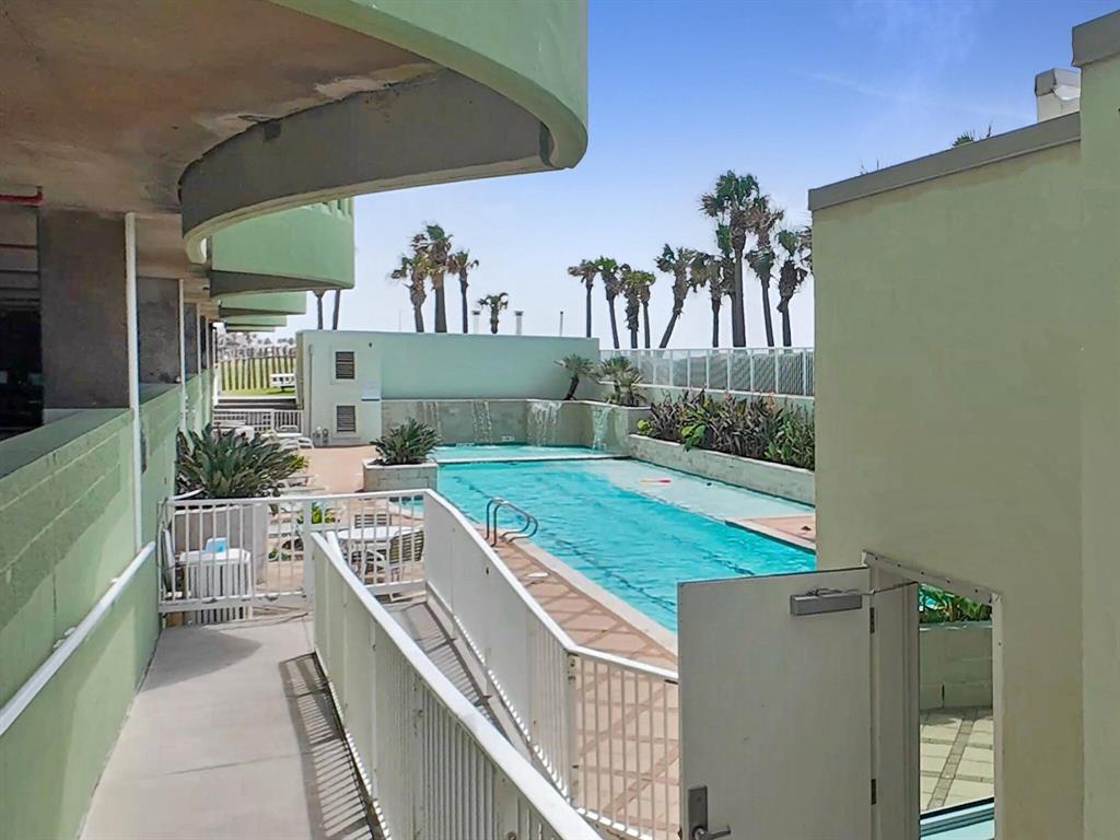 9420 Seawall Boulevard 901