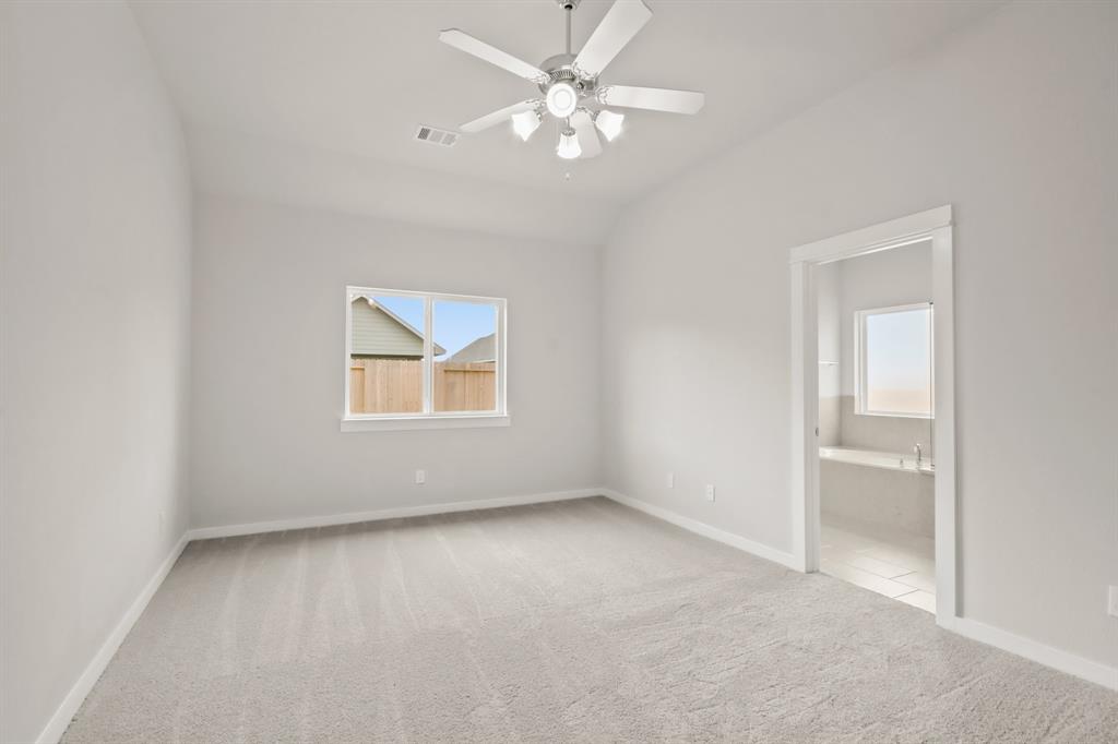 8414 Hunterwyck Lane, Baytown, Texas image 10