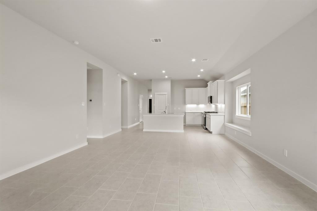 8414 Hunterwyck Lane, Baytown, Texas image 7