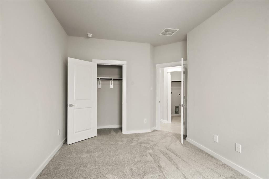 8414 Hunterwyck Lane, Baytown, Texas image 17
