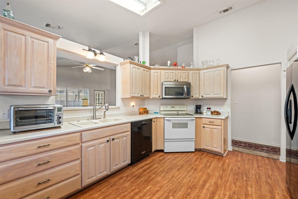 125 Terrace Lane, Kerrville, Texas image 11