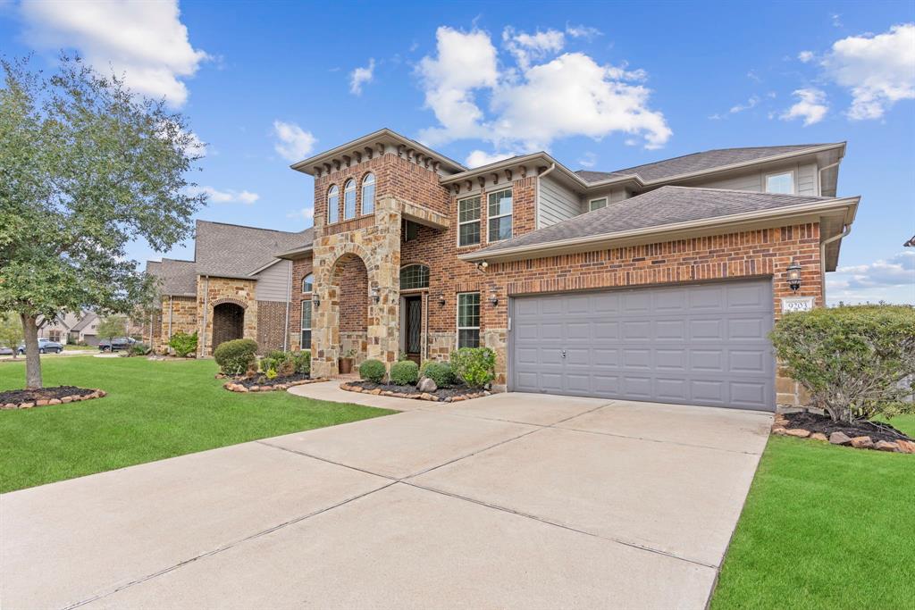 9203 Corella Lane, Richmond, Texas image 3