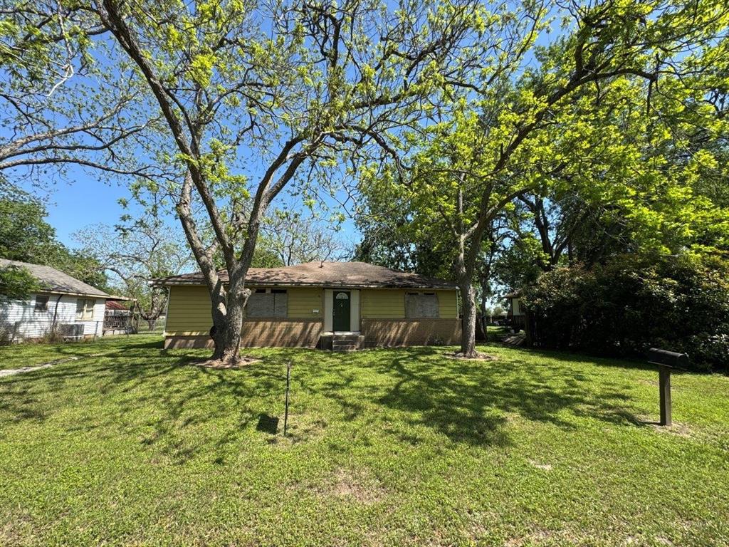408 Speed Street, Wharton, Texas image 1