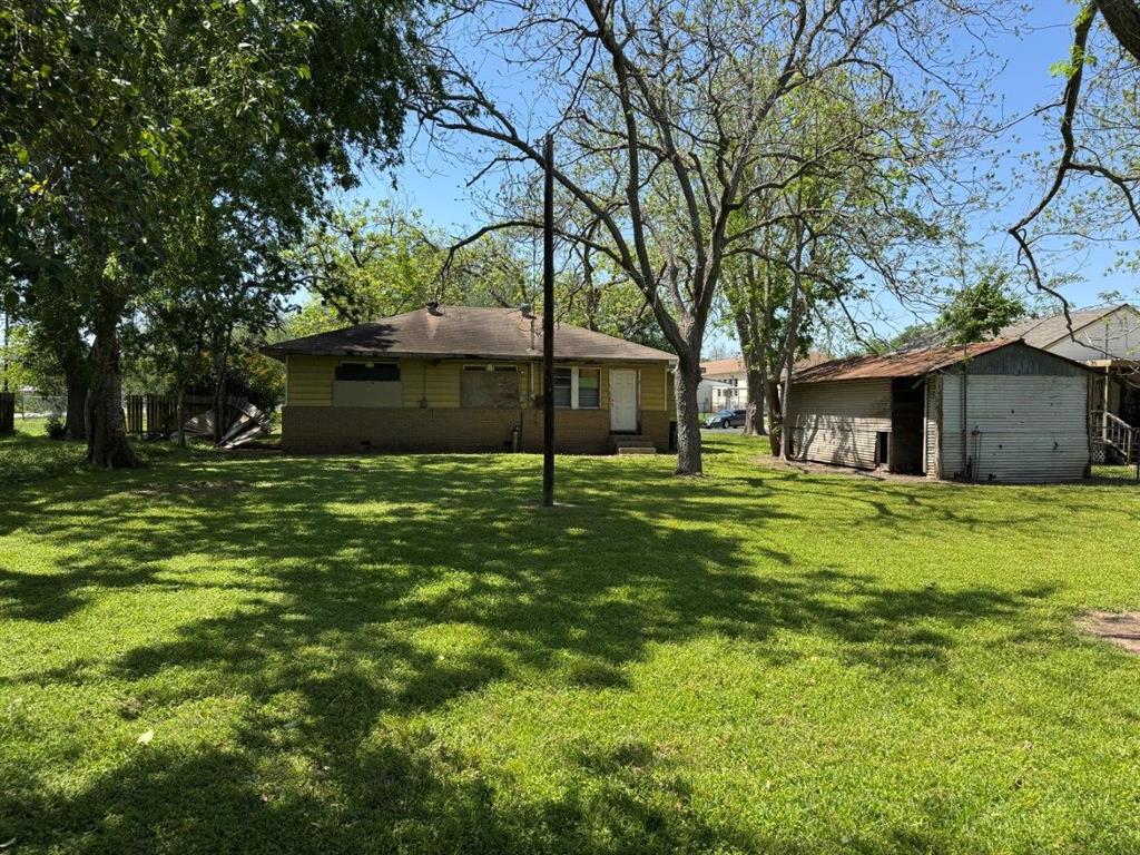 408 Speed Street, Wharton, Texas image 3