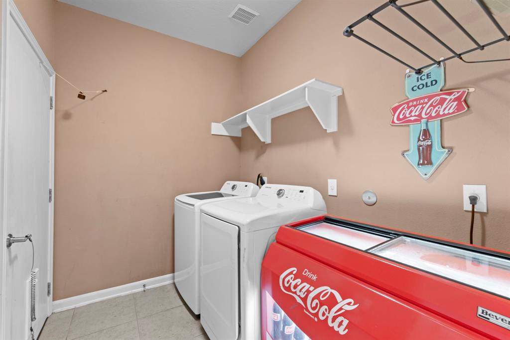 3921 Breezeway Court, Seabrook, Texas image 24