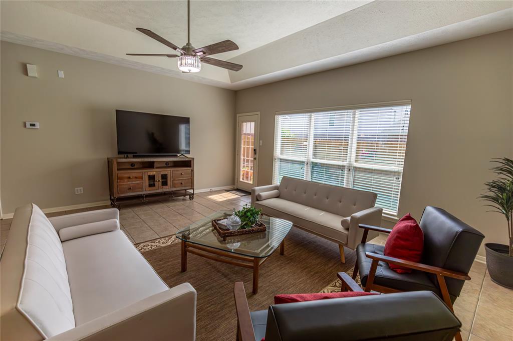 2013 Royal Court, Bellville, Texas image 6