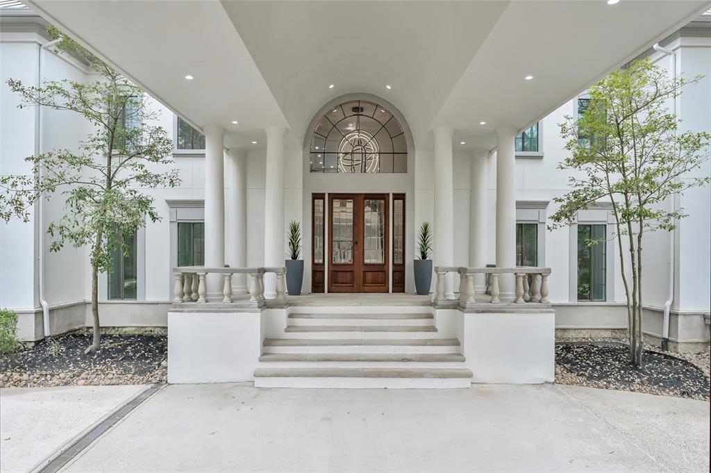 10 W Isle Place