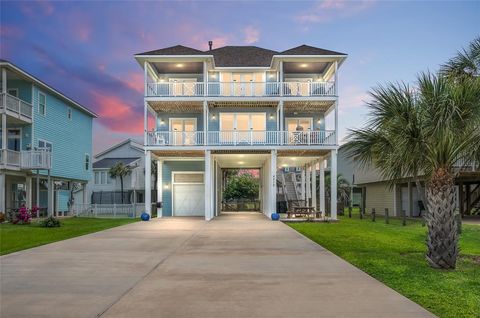 Single Family Residence in Galveston TX 4218 Pelican Lane.jpg