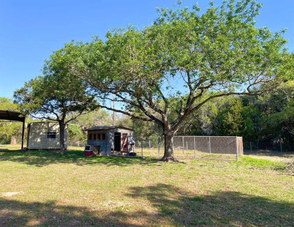 560 County Road 383, Hallettsville, Texas image 31