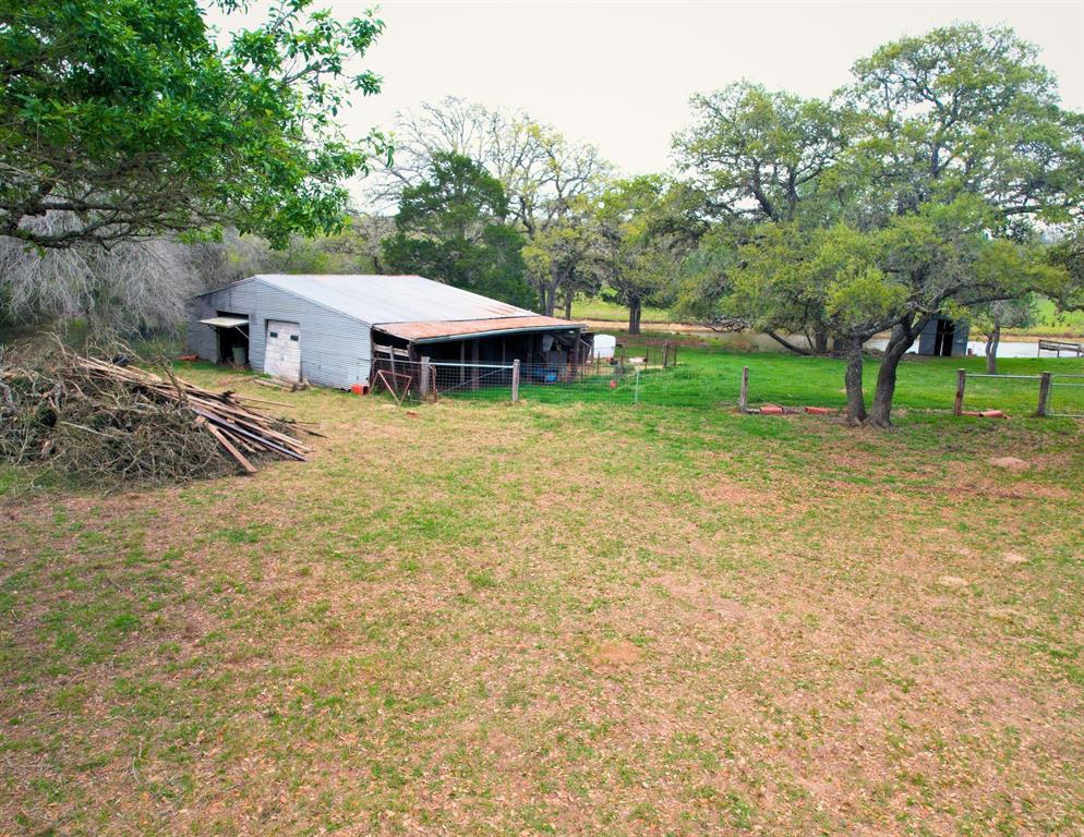 560 County Road 383, Hallettsville, Texas image 34