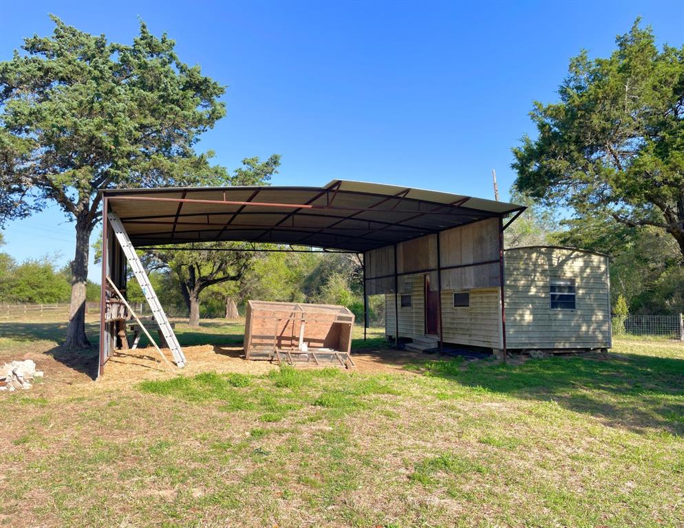 560 County Road 383, Hallettsville, Texas image 32