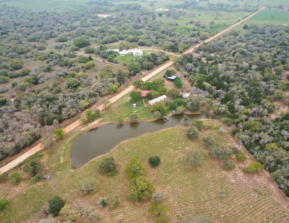 560 County Road 383, Hallettsville, Texas image 4