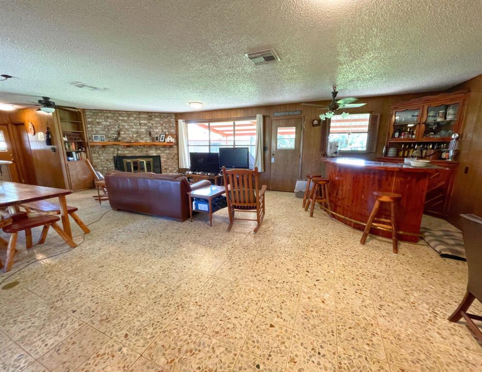 560 County Road 383, Hallettsville, Texas image 10