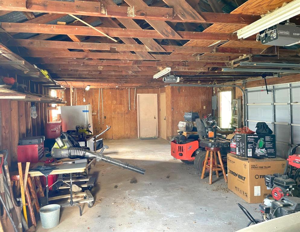 560 County Road 383, Hallettsville, Texas image 30