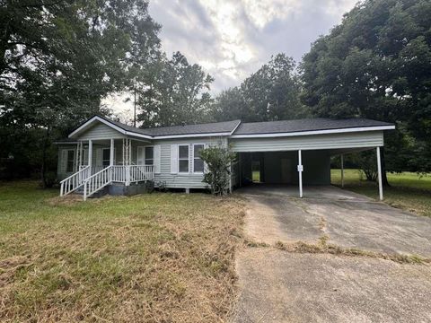 Photo of 1303 Hopkins Drive, Jasper, TX 75951 (MLS # 13588447)