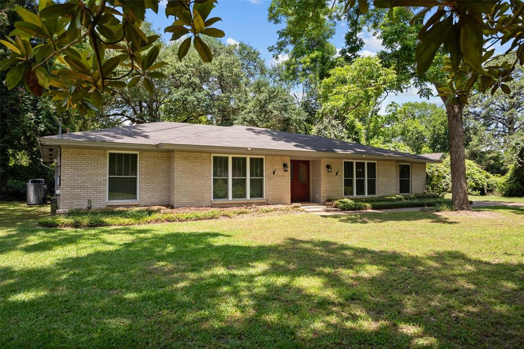 103 N Gordon Drive, Crockett, Texas image 3