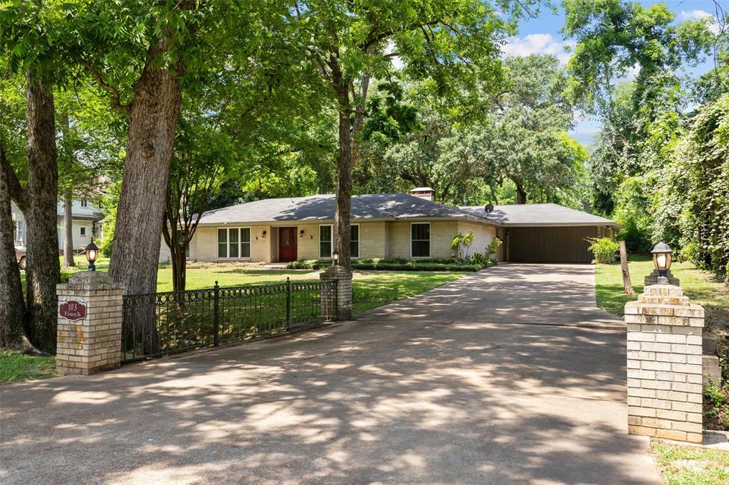 103 N Gordon Drive, Crockett, Texas image 2