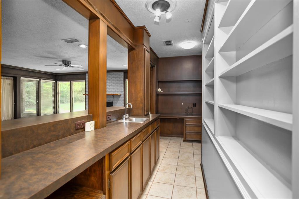 103 N Gordon Drive, Crockett, Texas image 7