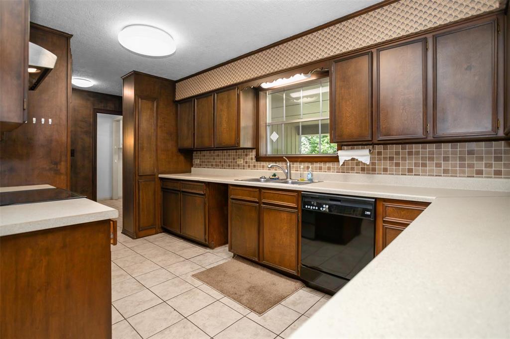 103 N Gordon Drive, Crockett, Texas image 8