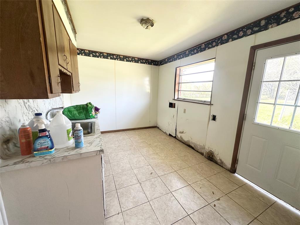 1045 Cook Road, Winnie, Texas image 21