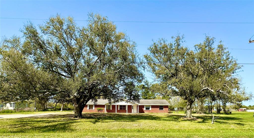 1045 Cook Road, Winnie, Texas image 2