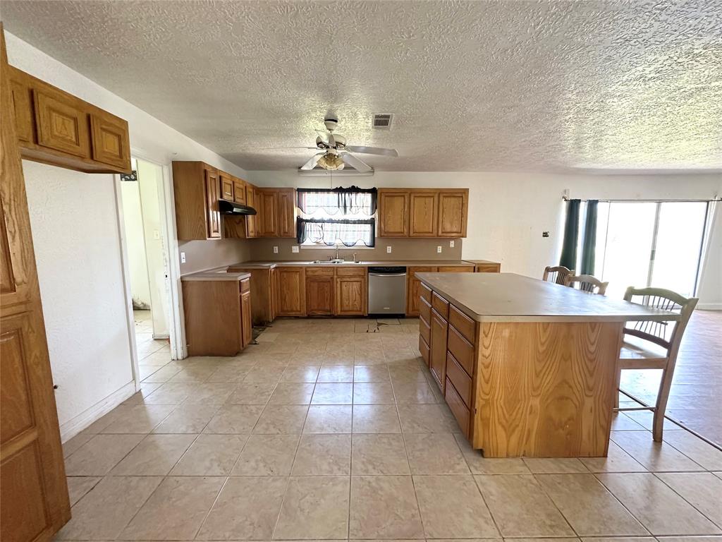 1045 Cook Road, Winnie, Texas image 5