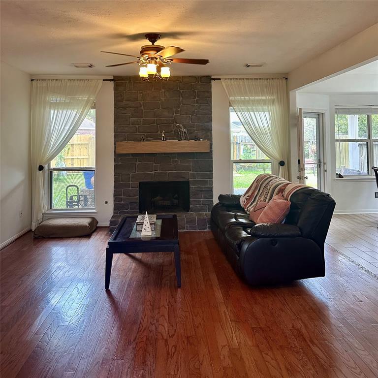 3231 Brinton Trails Lane, Katy, Texas image 8