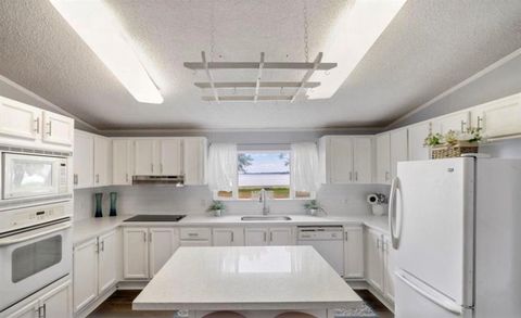 Manufactured Home in Trinity TX 653 Lakeside Loop 2.jpg