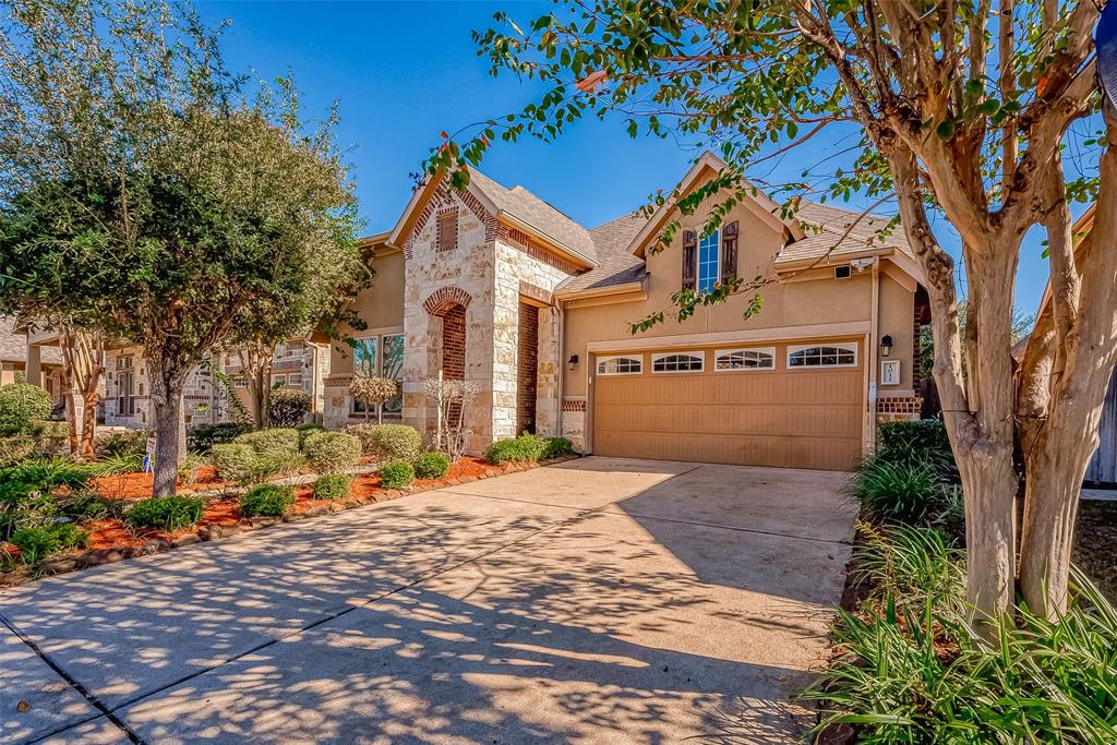 1011 Weldon Park Drive, Sugar Land, Texas image 2