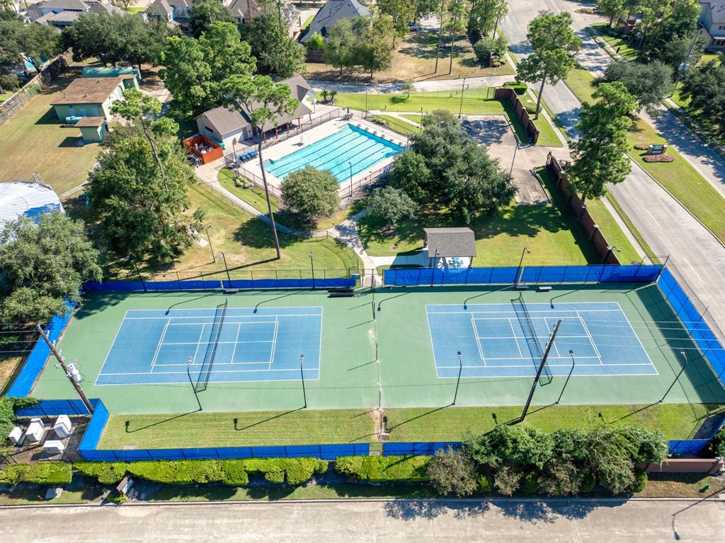 16303 N Greenfield Drive, Spring, Texas image 37