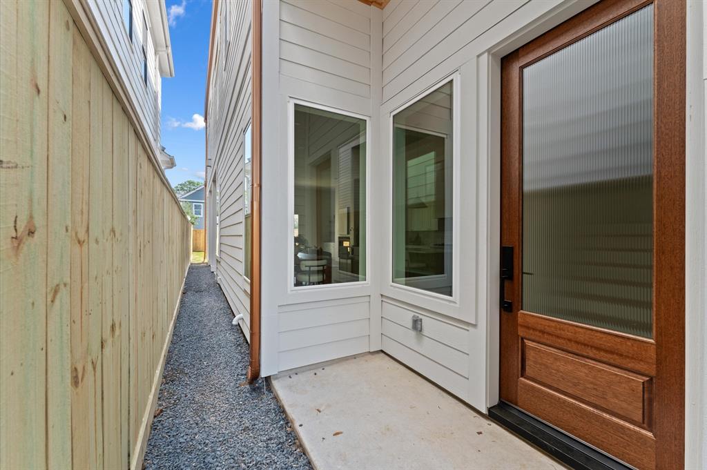 430 W 24th Street, Houston, Texas image 2