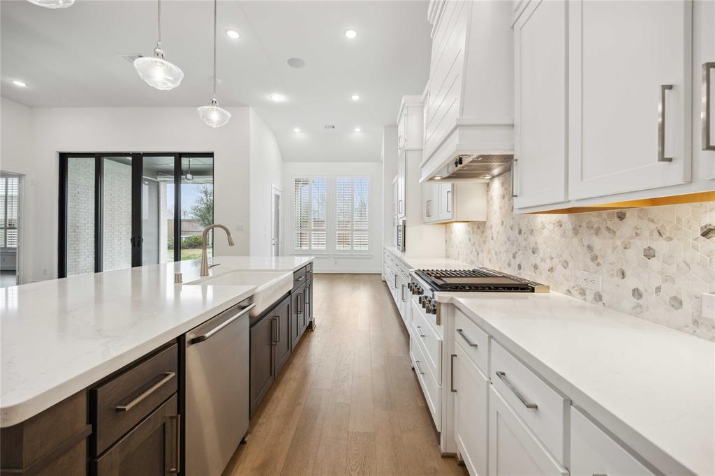 2711 Merlin Way